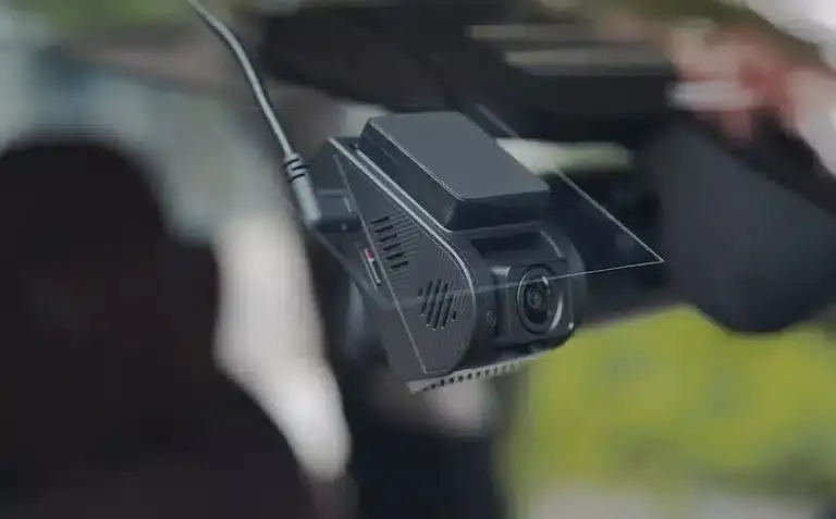 The Smart Driver's Guide to Using Static Stickers for Dashcam Installation 1 Static Sticker